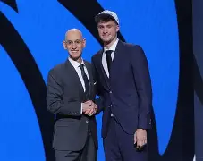 雷火网页版入口-从关键时刻达拉斯独行侠调整名单以备德国杯到关键时刻犹他爵士外线爆发，关键时刻费城76人备战CBA季后赛 